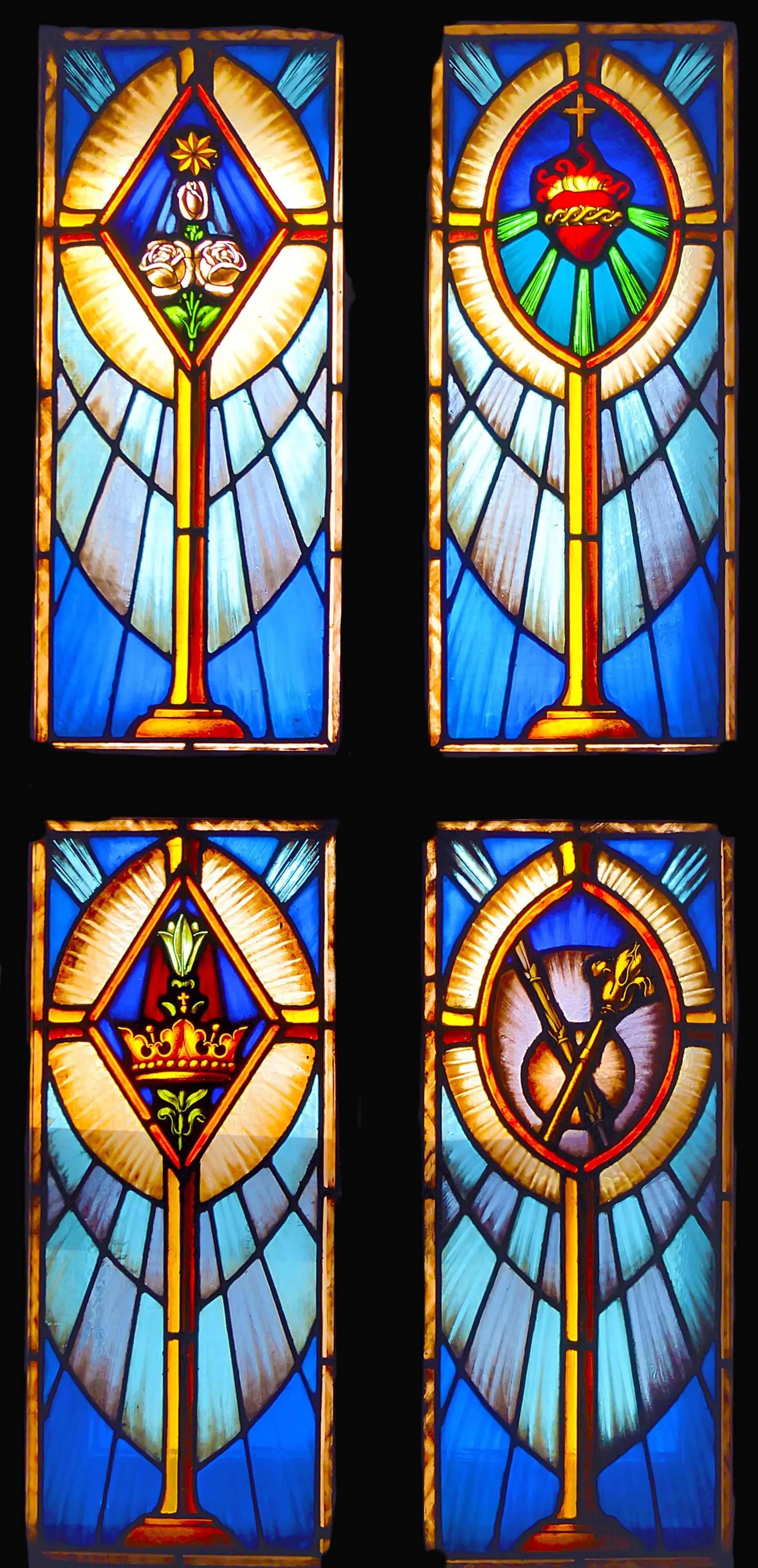 Verrières aux symboles du Sacré-Cœur