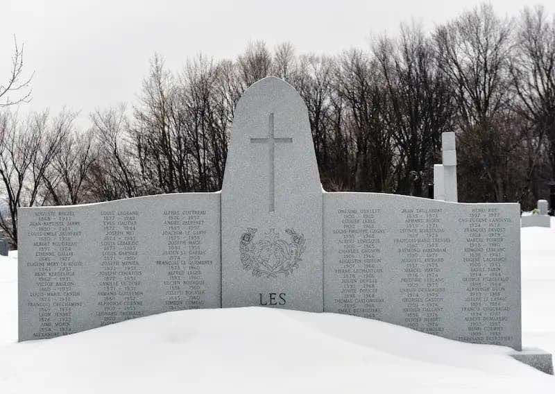 Monument des Eudistes au cimetière de Belmont, dos