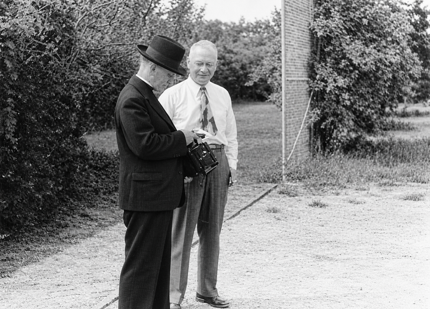 Père D’Amour et Alert Phillips en 1947